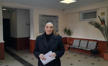 სასამართლომ აქციაზე პიროტექნიკის გამოყენებისთვის მასწავლებელი 5000 ლარით დააჯარიმა