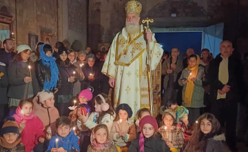 საშობაო წირვა მეუფე გერასიმემ ივერიის ღვთისმშობლის შობის ტაძარში აღავლინა