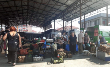 ფოთის ბაზარში ხმაური იყო 