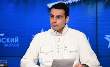 არძინბა თვლის, რომ აშშ საქართველოზე ზეწოლას ახორციელებს "მეორე ფრონტის" გასახსნელად