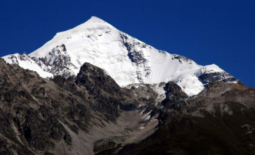 თეთნულდზე  ჩარჩენილი ტურისტების დასახმარებლად სამუშაოებში ვერტმფრენი ჩაერთო