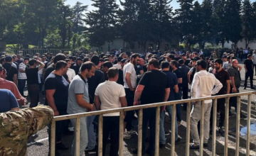 სოხუმში აქციები გაგრძელდება - ბჟანია და ოპოზიცია ვერ შეთანხმდნენ