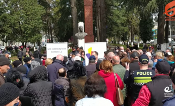 10-ზე მეტი ადამიანის შეკრება კვლავ აკრძალულია