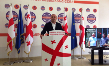   ოპოზიცია „ოცნებას” მოქალაქეებისთვის პირადობების ჩამორთმევაში ადანაშაულებს, მმართველი გუნდი ბრალდებებს უარყოფს 