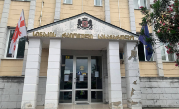 არასრულწლოვნების მიმართ სექსუალურ დანაშაულში ბრალდებული მამა-შვილის სასამართლო დღეს გაიმართება