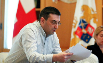 პრეზიდენტის საპარლამენტო მდივანმა თანამდებობა დატოვა