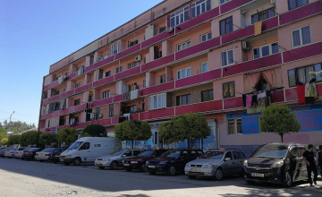 გამსახურდიასა და კოსტავას ქუჩებზე კორპუსების ეზოები კეთილმოეწყობა (ფოტო)