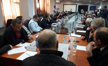 ოპოზიცია „თაუნ პარკის“ საკითხის შესწავლას ითხოვს (ვიდეო)