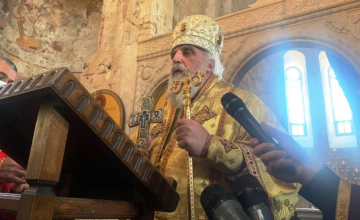 მიტროპოლიტმა სტეფანემ არქიმანდრიტი ათენოგენი მღვდლობიდან განკვეთა, 3 სასულიერო პირს კი მღვდელმსახურება აუკრძალა