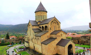 მართლმადიდებელი ეკლესია დღეს სვეტიცხოვლობას აღნიშნავს