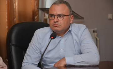 მამუკა წოწერია მოედანზე ფრესკის აღმართვაზე: შესაძლოა, სამოქალაქო აქტივობებს ზღუდავდეს (ვიდეო)