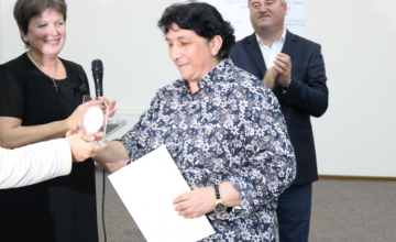 ვინ არიან წარმატებული პედაგოგები, რომლებსაც ზუგდიდის მერიისგან ჯილდო გადაეცათ (ვიდეო)