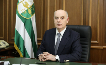 ვლადიმირ პუტინმა ასლან ბჟანია მოსკოვში 