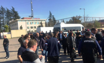 დაკავებული ბესიკ დგებუაძის ოჯახი აქციას ხვალ განაახლებს