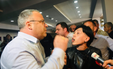 ხმაური და დაპირისპირება ზუგდიდის საკრებულოს სხდომაზე (ვიდეო)