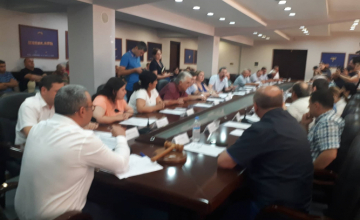 ხმაური იყო ზუგდიდის საკრებულოში 