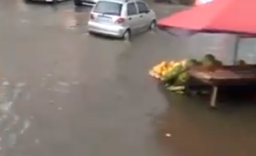 ფოთში ძლიერი წვიმის შედეგად რამდენიმე ქუჩა დაიტბორა (ვიდეო)