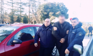 ზუგდიდში ცოლის თვითმკვლელობამდე მიყვანის ბრალდებით მამაკაცი დააკავეს