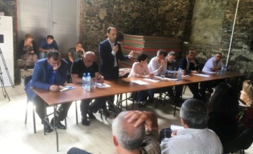 ჭუბერში მოსახლეობას სოზარ სუბარი, თეა წულუკიანი და ლევან დავითაშვილი ხვდებიან