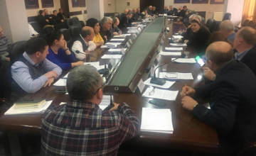 ზუგდიდის საკრებულომ გარევაჭრობის რეგულირების წესი ოპოზიციის მხარდაჭერის გარეშე მიიღო