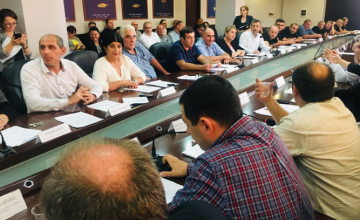  გეამაყებათ, რომ როლანდ ახალაია მაჟორიტარი იყო? - კამათი ზუგდიდის საკრებულოში