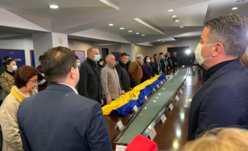 ზუგდიდის საკრებულოს სხდომა წუთიერი დუმილით დაიწყო