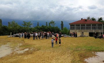 მოსახლეობის მოთხოვნები „ენერგოტრანსის“ მიმართ და პრეტენზიები ეპარქიისადმი - აქცია ჭალეში (ვიდეო)