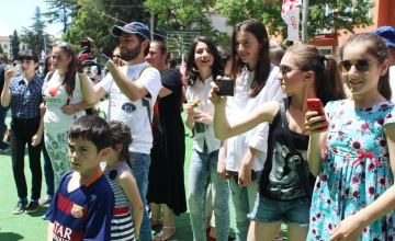 დამოუკიდებლობის აღდგენიდან 26-ე წლის აღნიშვნა ზუგდიდში (ვიდეო)