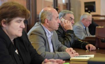 რუსი ბიზნესმენის მკვლელობაში ბრალდებული აფხაზი „დეპუტატი“ გაუჩინარდა