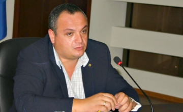 მაჟორიტარის ბიუროში თოლორაიას მიერ 