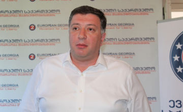 უგულავა: ირაკლი ჩიქოვანი კონფორმისტია, მხოლოდ სამსახურებრივი მანქანა და კაბინეტი ადარდებს (ვიდეო)