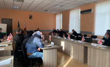 „ქართული ოცნების“ დეპუტატები ჩხოროწყუს საკრებულოს სხდომას არ ესწრებიან