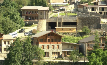 მესტიაში სახალხო და ფოლკლორის თეატრის რეაბილიტაცია მიმდინარეობს
